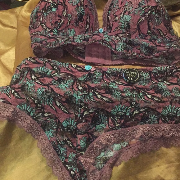 36D LEFT ‼️HOT AND SEXY BRA SET. - Picture 6 of 8